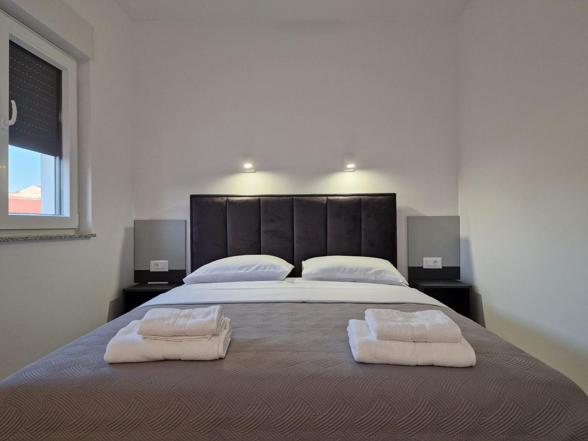 Apartments Okit Vodice Buitenkant foto
